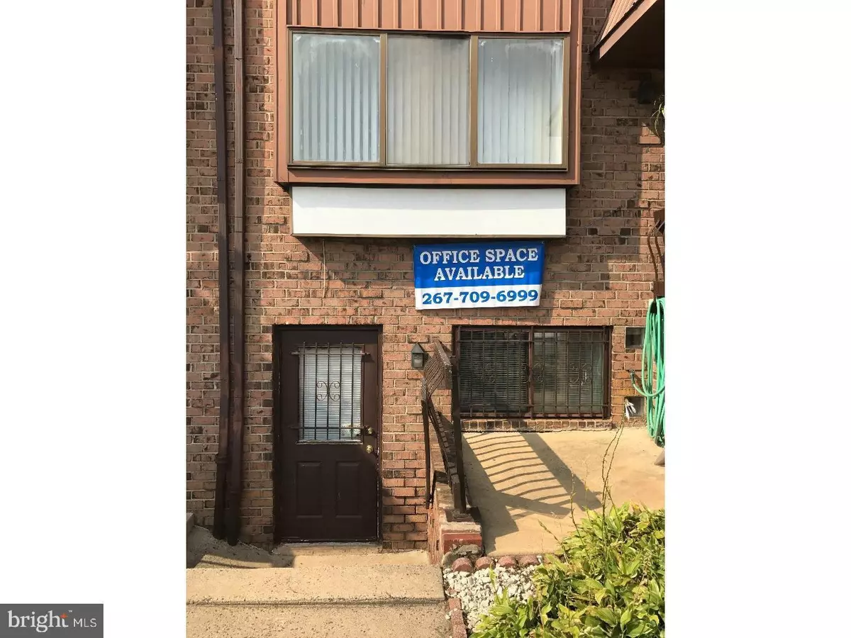 Philadelphia, PA 19152,2479 NAPFLE ST