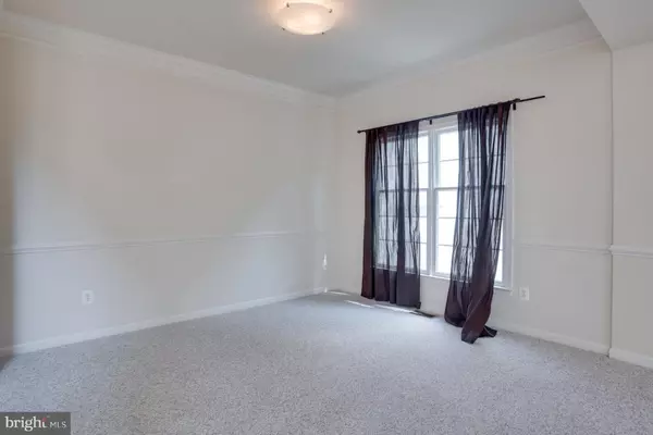 Ashburn, VA 20147,43910 CAMELLIA ST