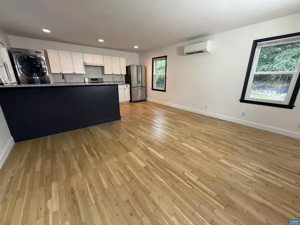 Palmyra, VA 22963,263 MAIN ST