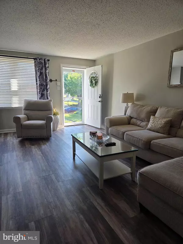 Glenolden, PA 19036,604 W CRESCENT DR