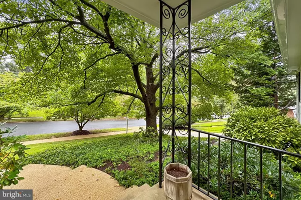 Falls Church, VA 22044,3324 MILITARY DR