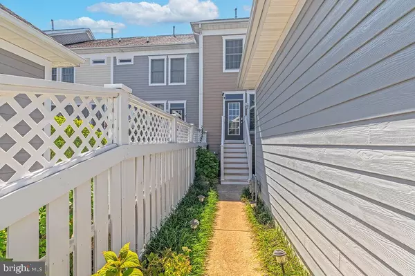 Ocean View, DE 19970,11 VILLAGE GREEN DR
