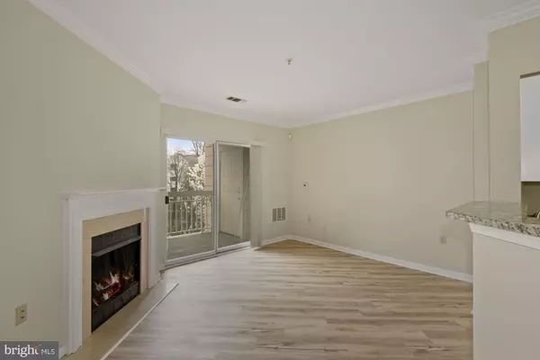 Herndon, VA 20170,12913 ALTON SQ #310