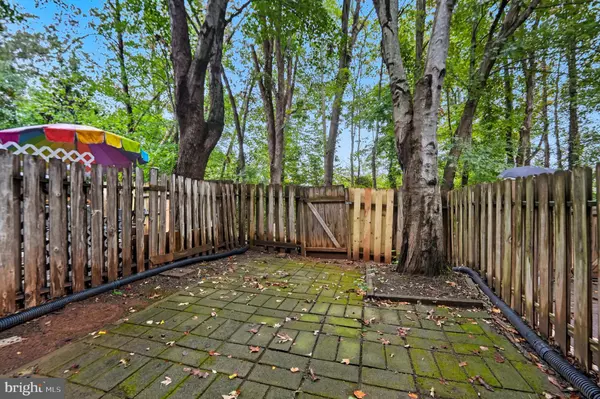 Woodbridge, VA 22193,14877 EMBERDALE DR