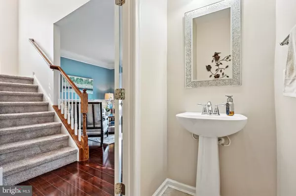 Cinnaminson, NJ 08077,9 OLMSTED LN