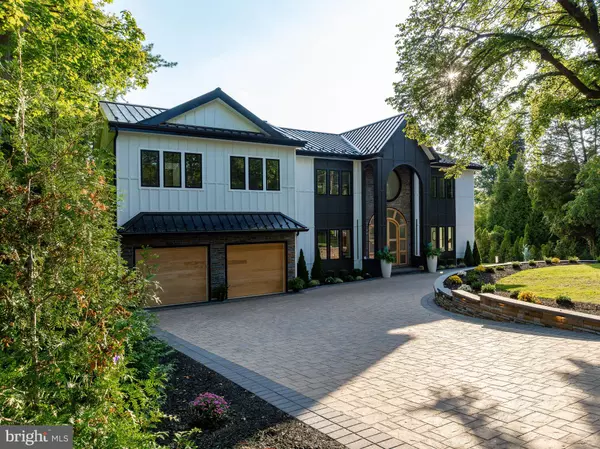 Philadelphia, PA 19118,9402 MEADOWBROOK AVE