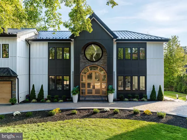 Philadelphia, PA 19118,9402 MEADOWBROOK AVE