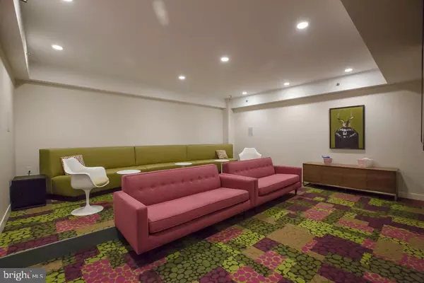 Philadelphia, PA 19102,42 S 15TH ST #1B-1604