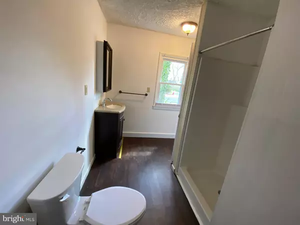 Colonial Beach, VA 22443,201 NORTH IRVING #B