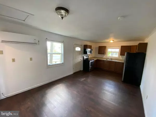 Colonial Beach, VA 22443,201 NORTH IRVING #B