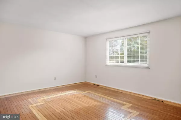 Fredericksburg, VA 22407,5068 MACNAMARA DR