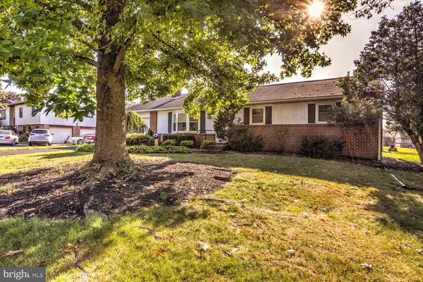 Leola, PA 17540,70 MEADOW VIEW DR