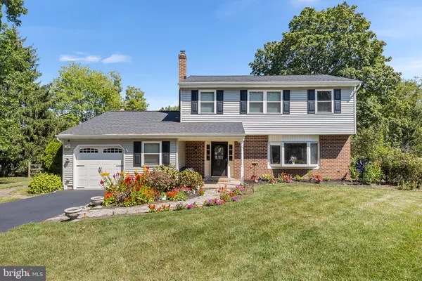 21 MEADOW GLEN RD, Lansdale, PA 19446