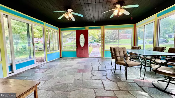 Macungie, PA 18062,98 MAPLE ST