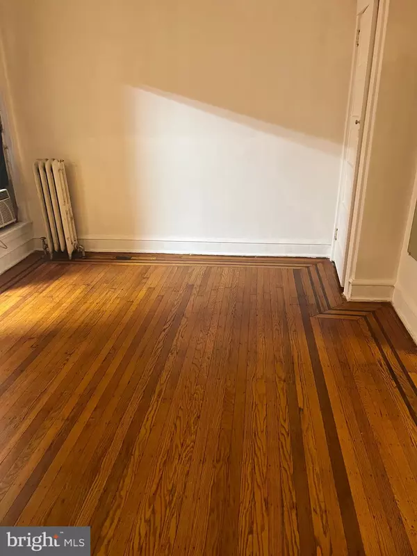 Philadelphia, PA 19120,355 E ELEANOR ST