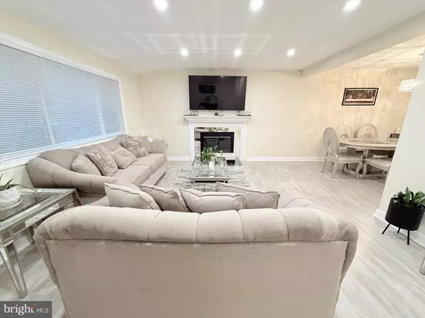 Annandale, VA 22003,6910 FERN PL