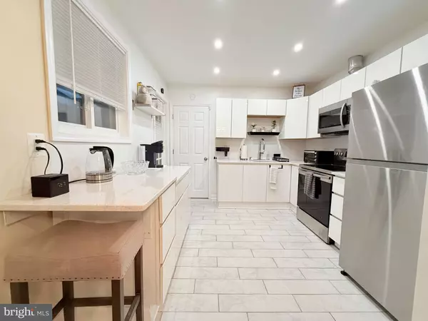 Annandale, VA 22003,6910 FERN PL