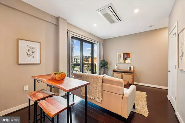 Silver Spring, MD 20910,1320 FENWICK LN #203