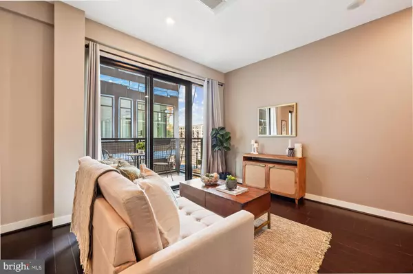 Silver Spring, MD 20910,1320 FENWICK LN #203