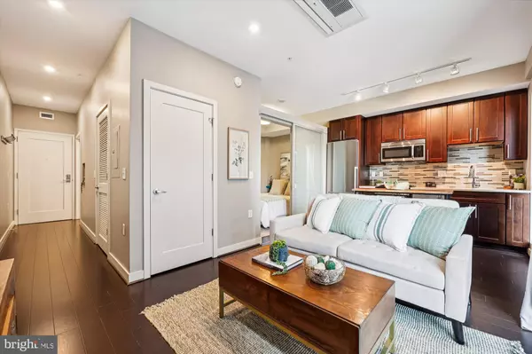 Silver Spring, MD 20910,1320 FENWICK LN #203