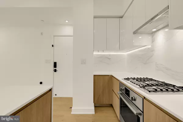 Washington, DC 20007,4017 DAVIS PL NW #8