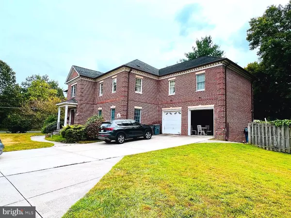 Falls Church, VA 22042,3221 ANNANDALE RD
