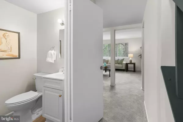 Columbia, MD 21045,7047 KNIGHTHOOD LN