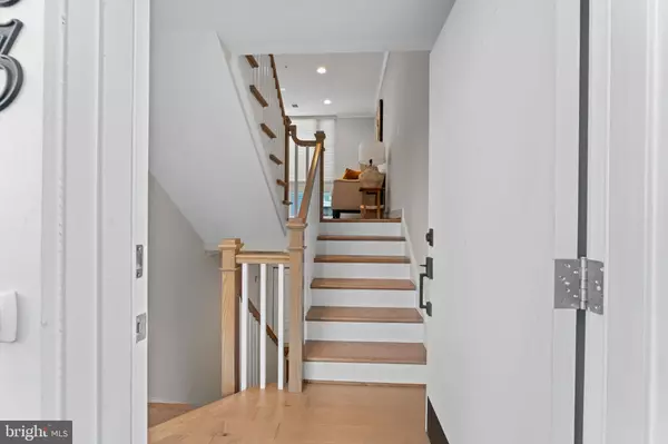 Arlington, VA 22206,2823 24TH RD S