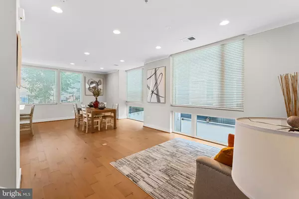 Arlington, VA 22206,2823 24TH RD S