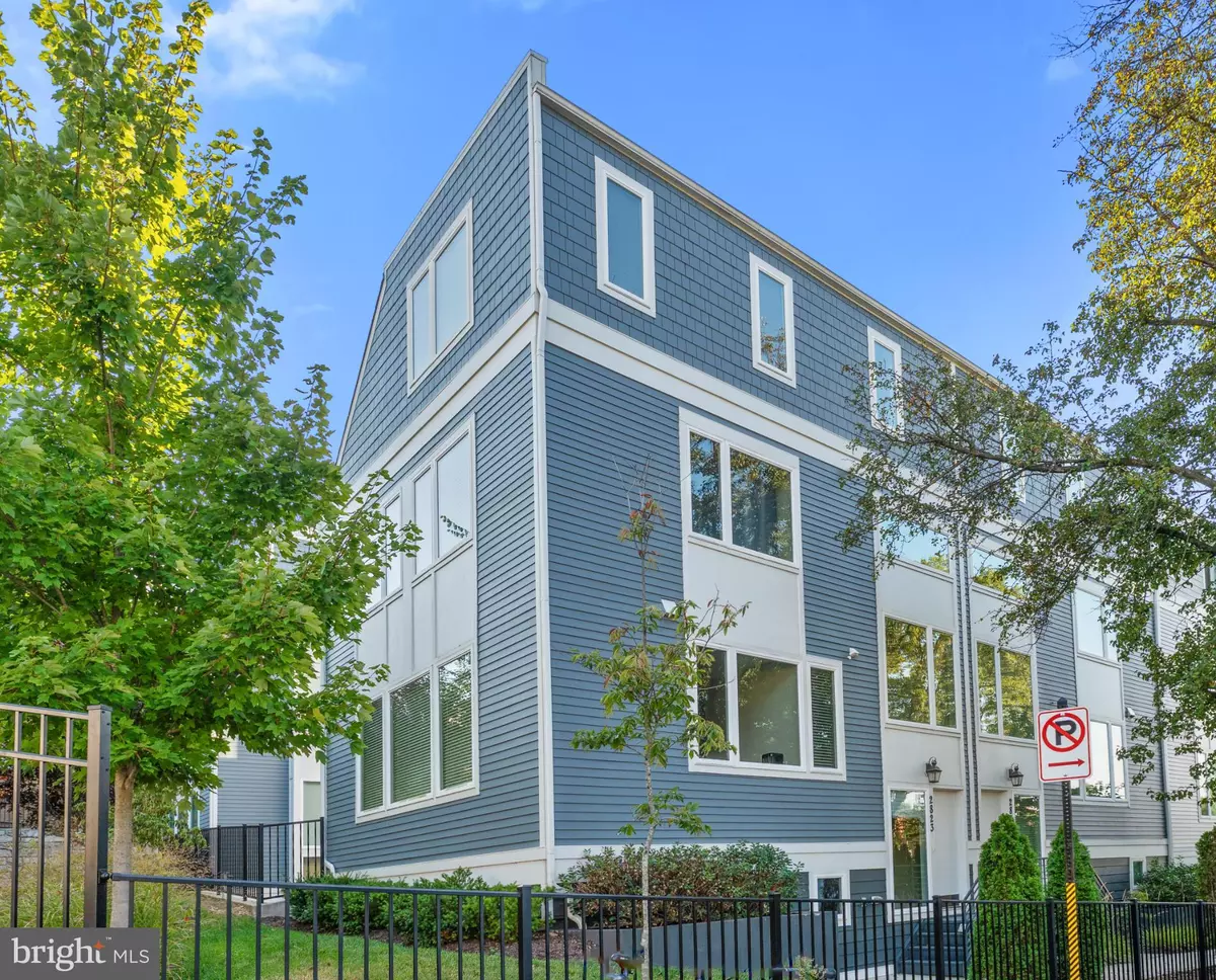 Arlington, VA 22206,2823 24TH RD S