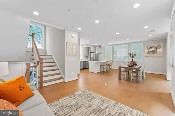 Arlington, VA 22206,2823 24TH RD S