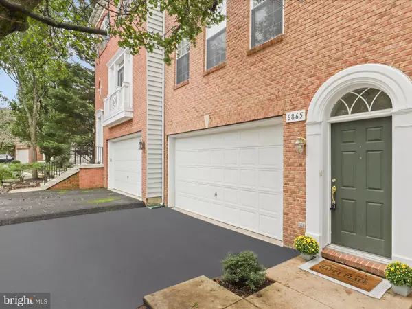 Alexandria, VA 22315,6865 ROLLING CREEK WAY