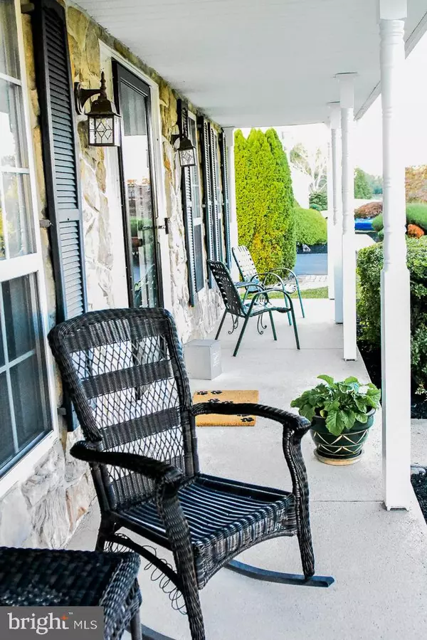 Warminster, PA 18974,990 MEADOW GLEN RD