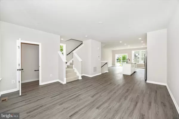 Frederick, MD 21701,102 SPRING BANK WAY