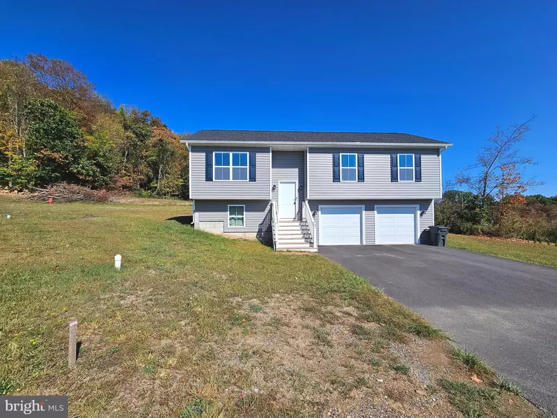 47 BOBBI CT, Berkeley Springs, WV 25411