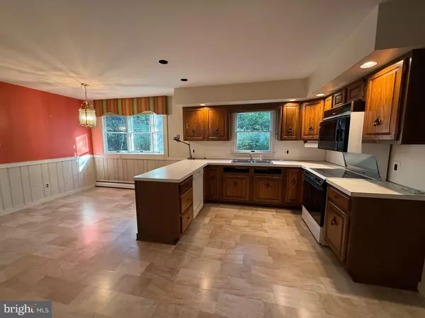 Doylestown, PA 18901,61 WINDOVER LN