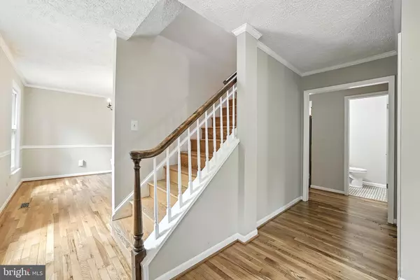 Dumfries, VA 22025,16211 SUNNY KNOLL DR
