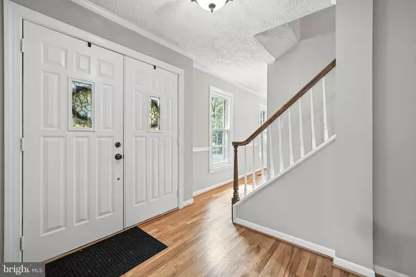 Dumfries, VA 22025,16211 SUNNY KNOLL DR