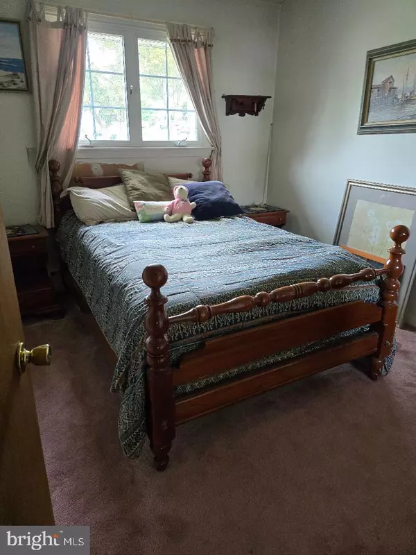 Willow Grove, PA 19090,16 LAWNTON RD