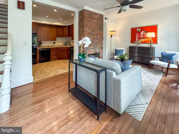 Washington, DC 20003,911 INDEPENDENCE AVE SE