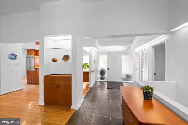 Baltimore, MD 21209,6103 IVYDENE TER