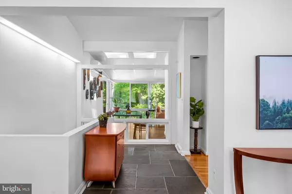 Baltimore, MD 21209,6103 IVYDENE TER