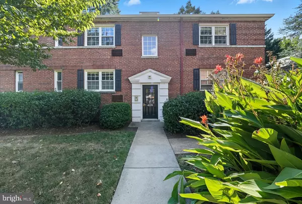 Arlington, VA 22203,4374 N PERSHING DR #1
