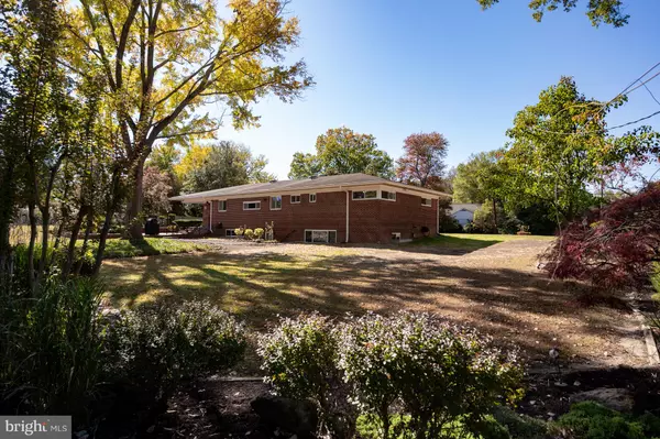 Alexandria, VA 22308,8917 LINTON LN