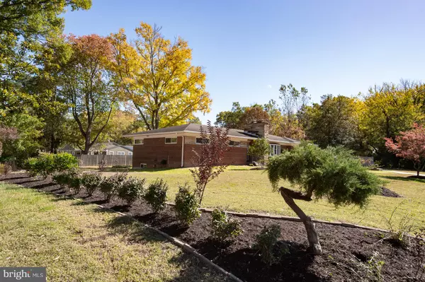 Alexandria, VA 22308,8917 LINTON LN