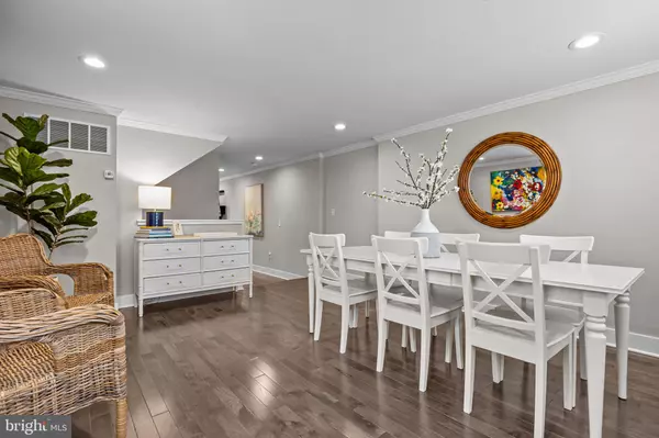 Conshohocken, PA 19428,369 SPRING MILL AVE