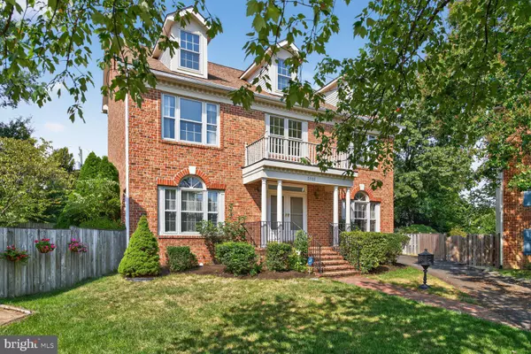 Arlington, VA 22205,5405 8TH RD N