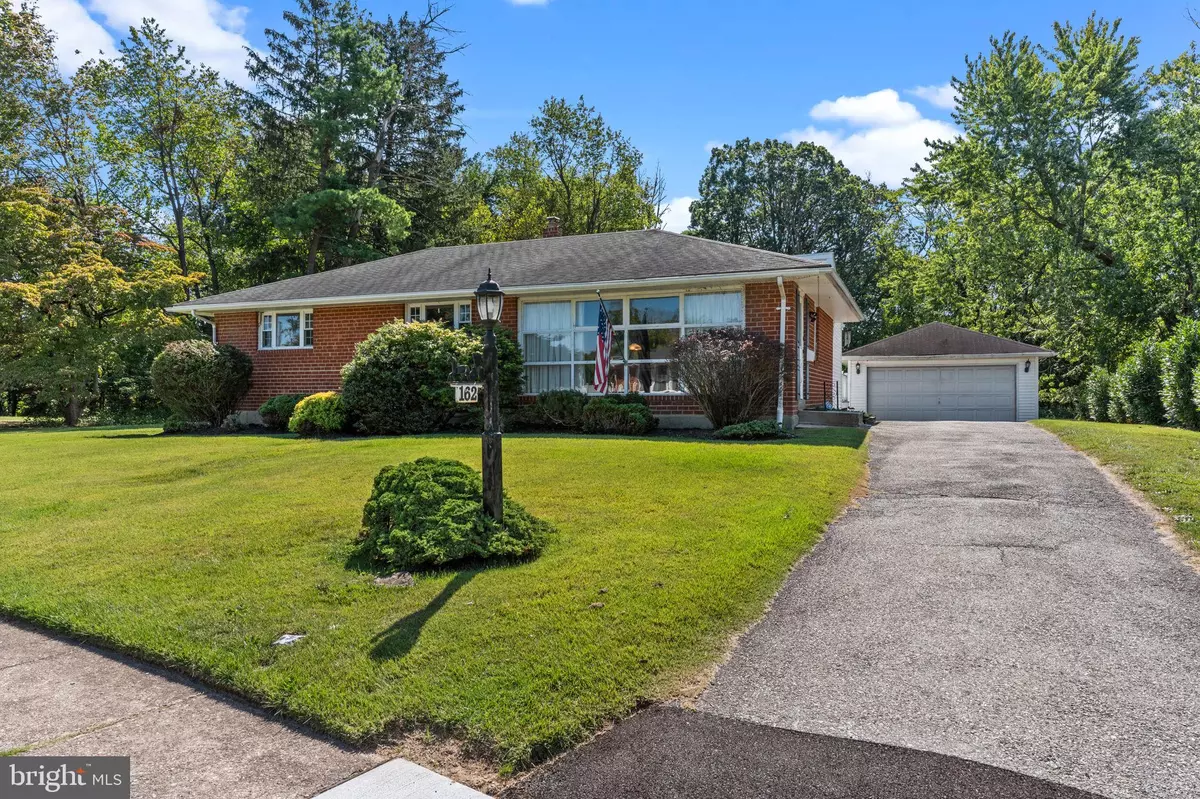 Norristown, PA 19403,162 HOOVER