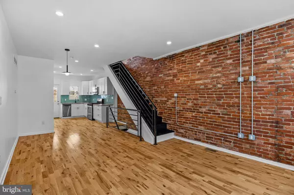 Philadelphia, PA 19145,1806 S CHADWICK ST