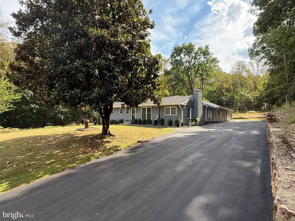 Warrenton, VA 20187,5233 LEE HWY